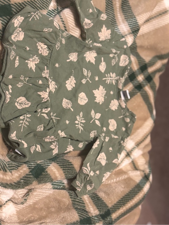 Old Navy Other - Old Navy Olive Green Floral Ruffle Top